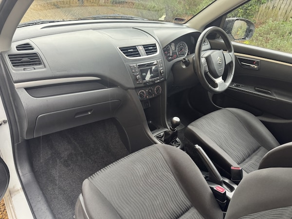 Used Suzuki Swift 2011 for sale - 76316726: Photo 9