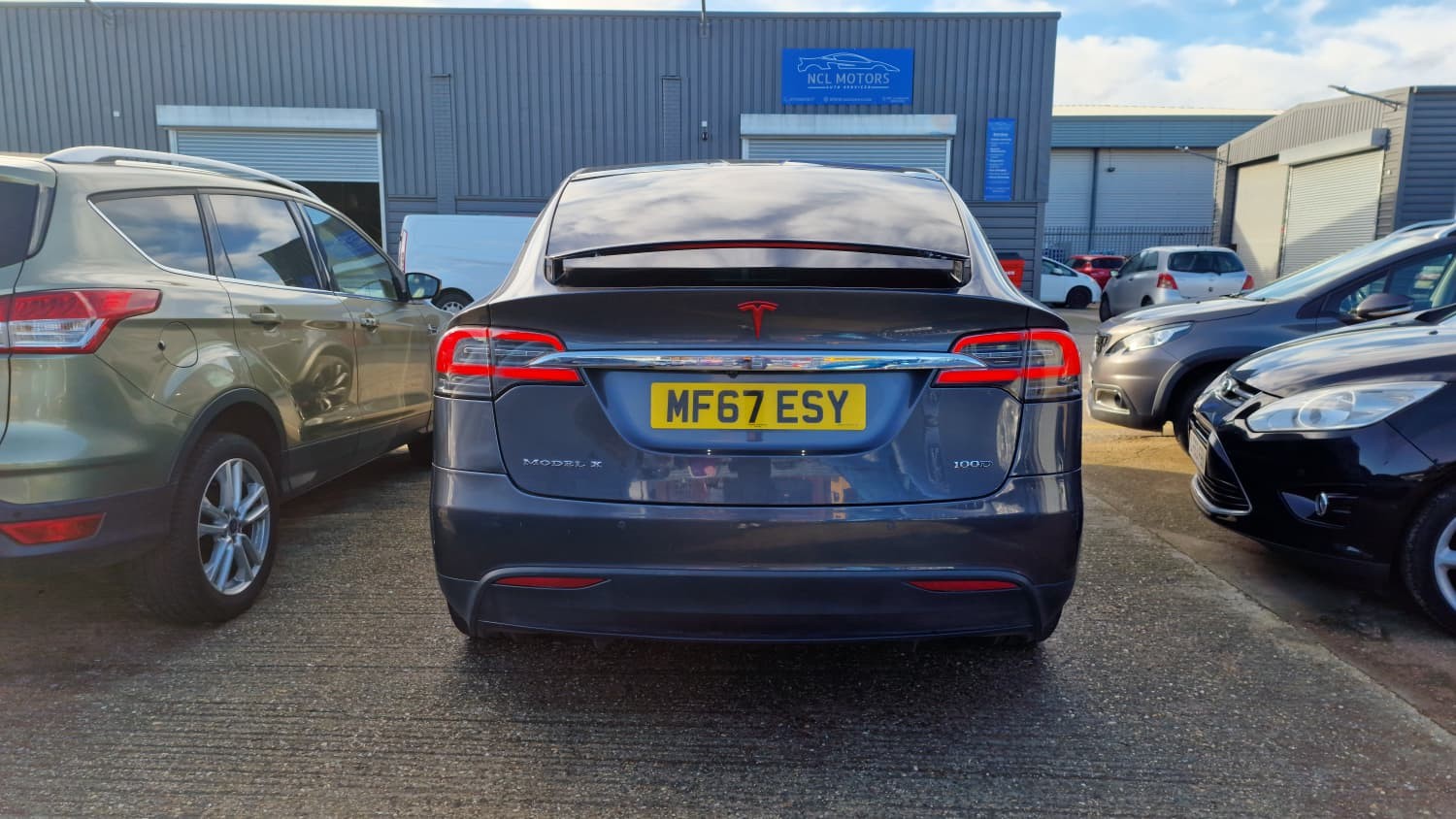 Used Tesla Model X 2017 for sale - 77318355: Photo 8