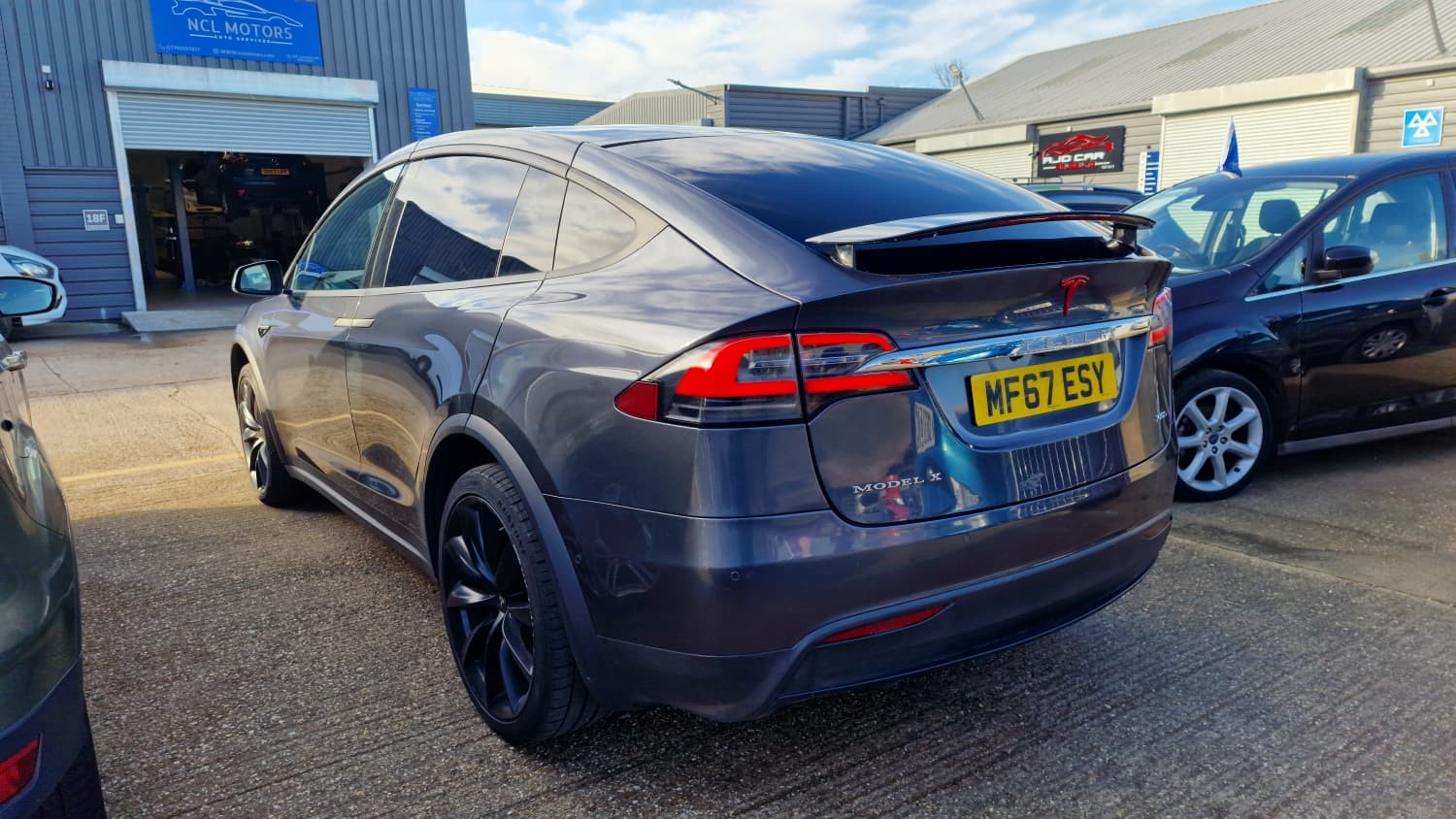 Used Tesla Model X 2017 for sale - 77318355: Photo 9