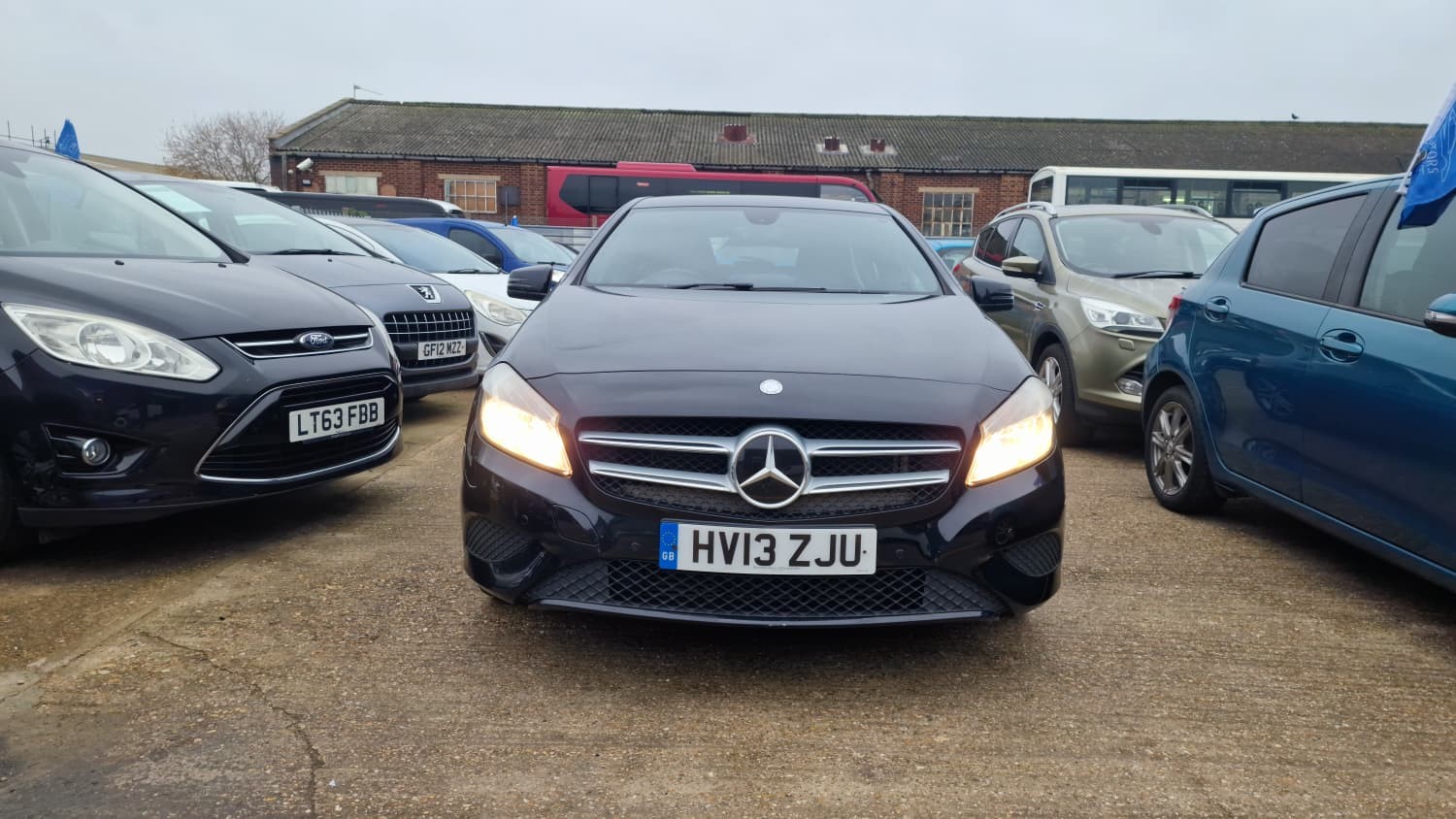 Used Mercedes-Benz A-Class 2013 for sale - 77135918: Photo 2