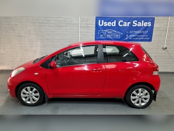 Used Toyota Yaris 2011 for sale - 79552010: Photo