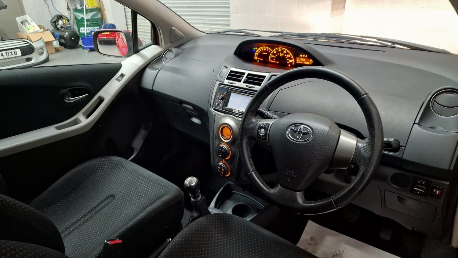 Used Toyota Yaris 2011 for sale - 78125159: Photo 9