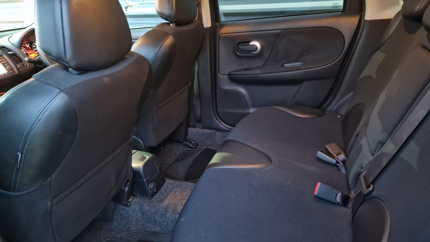 Used Nissan Note 2012 for sale - 76940105: Photo 11