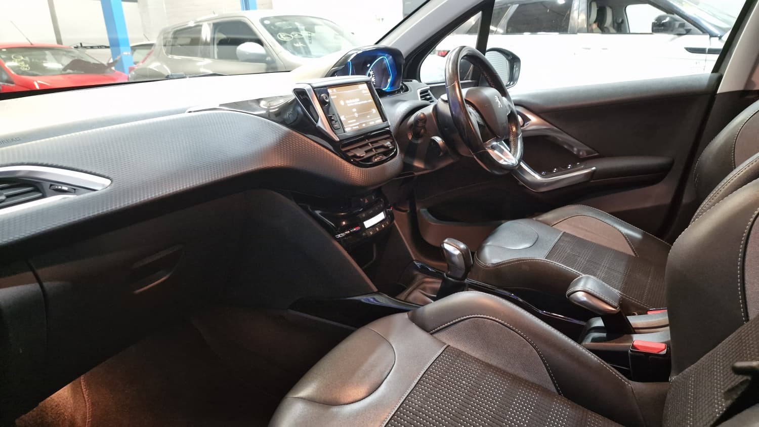 Used Peugeot 2008 2017 for sale - 76565191: Photo 11