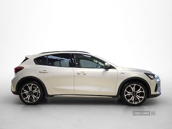 Used Ford Focus 2023 for sale - 76215915: Photo 2