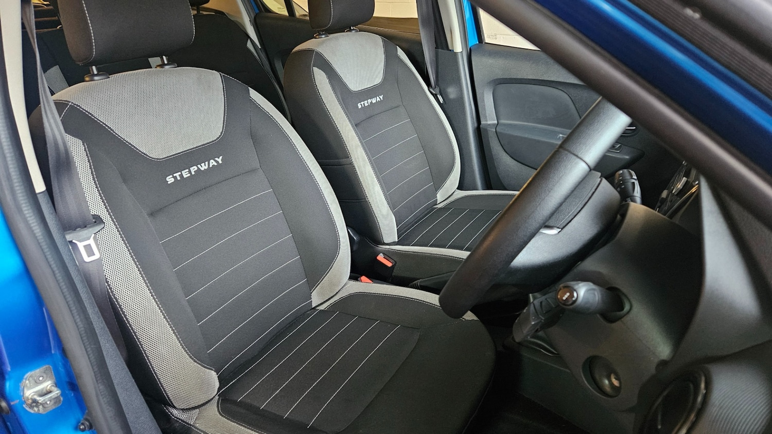 Used Dacia Sandero Stepway 2019 for sale - 76969830: Photo 2