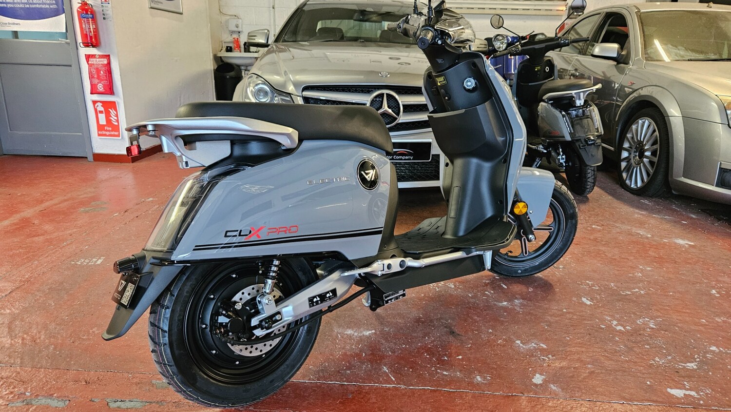 Vmoto SUPER SOCO CUX PRO