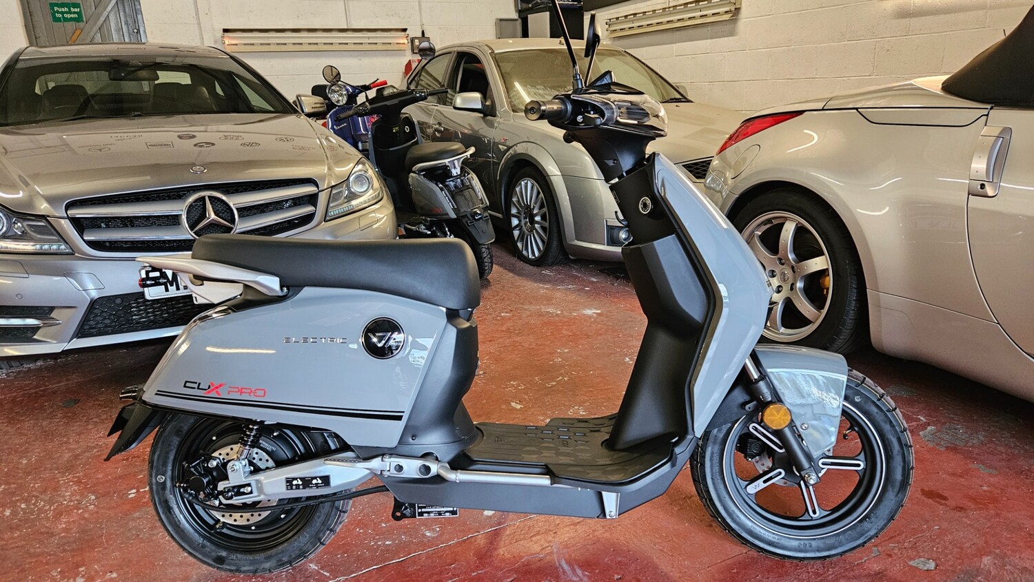 Vmoto SUPER SOCO CUX PRO