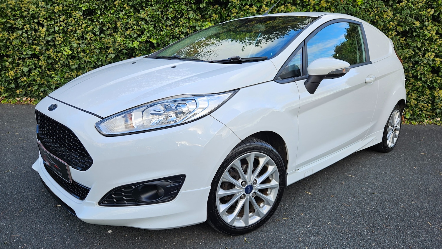 Used Ford Fiesta 2017 for sale - 76379449: Photo 1