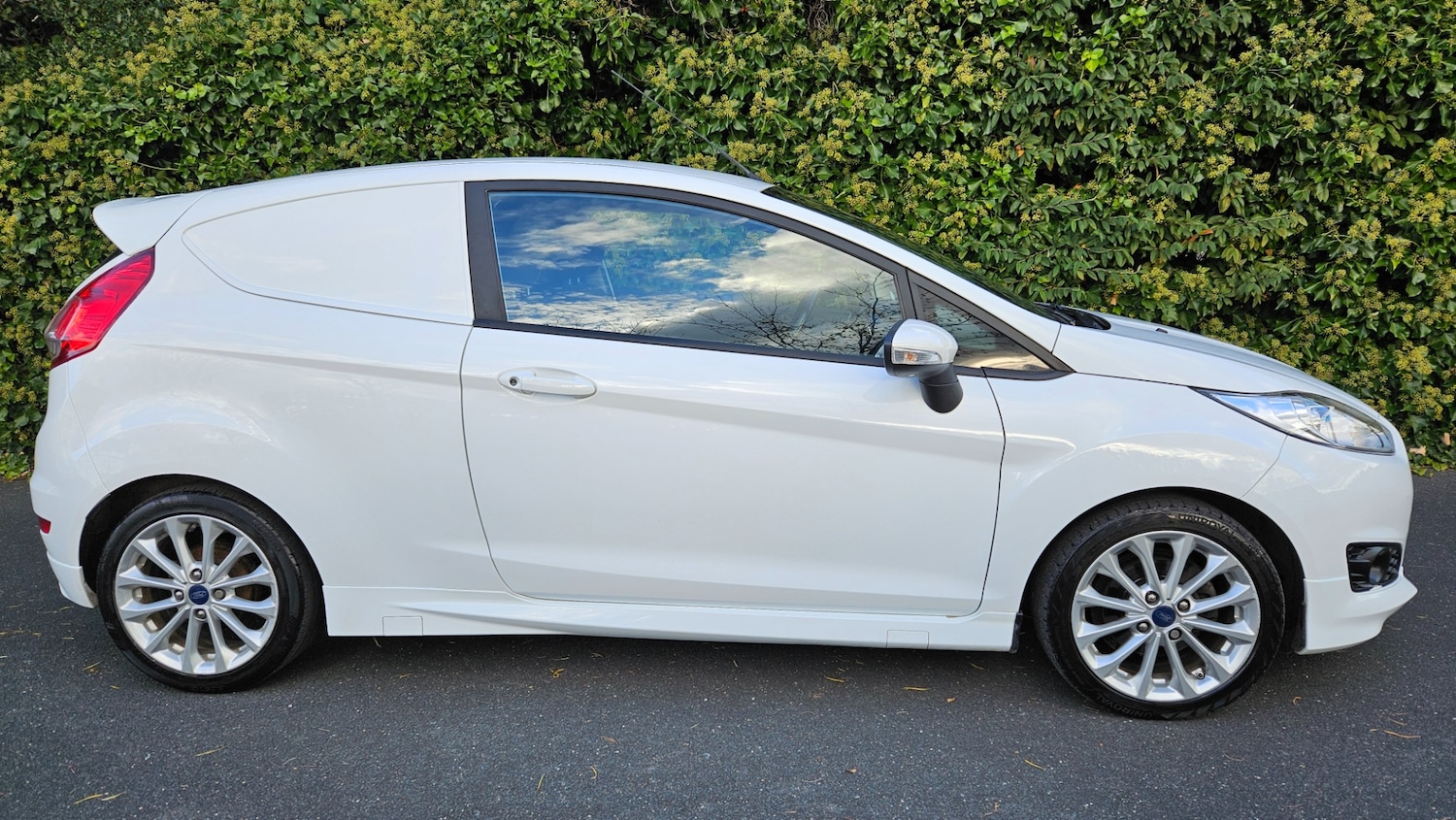 Used Ford Fiesta 2017 for sale - 76379449: Photo 6