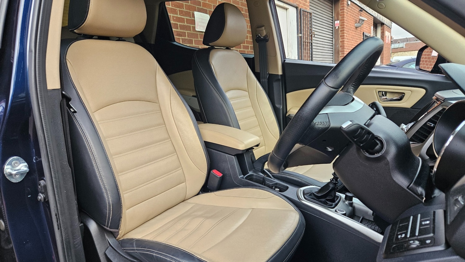 Used Ssangyong Tivoli 2018 for sale - 76452045: Photo 2