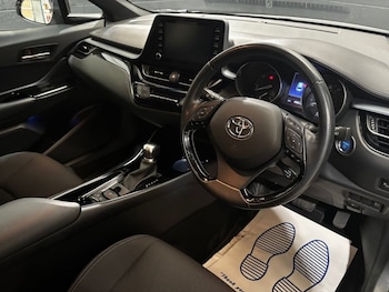 Used Toyota C-HR 2020 for sale - 79046382: Photo