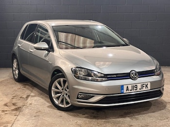 Used Volkswagen Golf 2019 for sale - 77631580: Photo