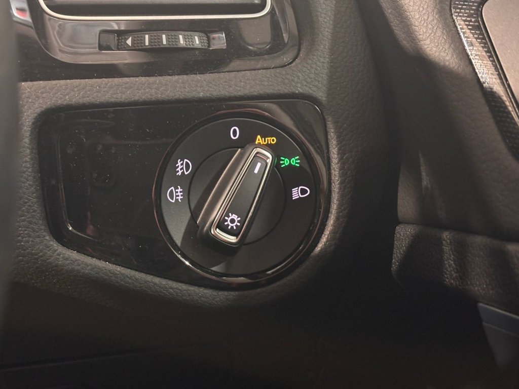 Used Volkswagen Golf 2019 for sale - 77631580: Photo 24