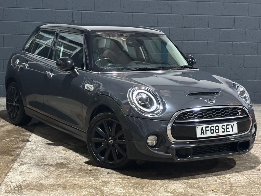 Used MINI Hatch 2018 for sale - 77336079: Photo 1