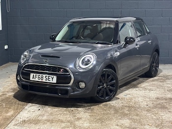 Used MINI Hatch 2018 for sale - 77336079: Photo