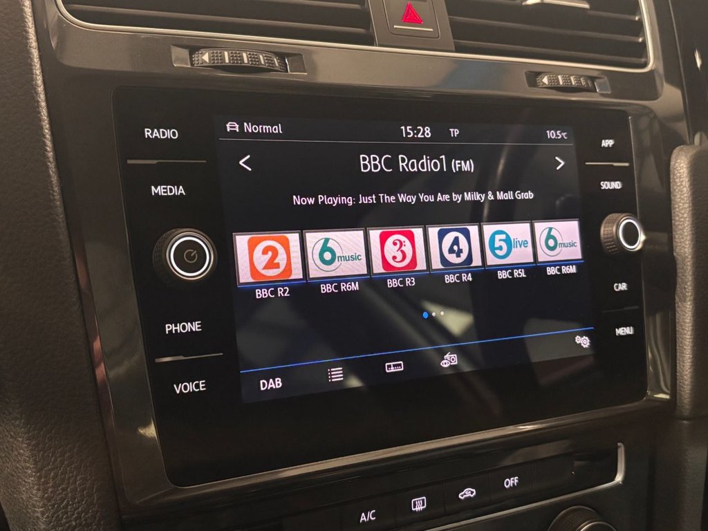 Used Volkswagen Golf 2017 for sale - 77620993: Photo 17