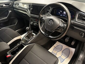 Used Volkswagen T-Roc 2018 for sale - 78818765: Photo