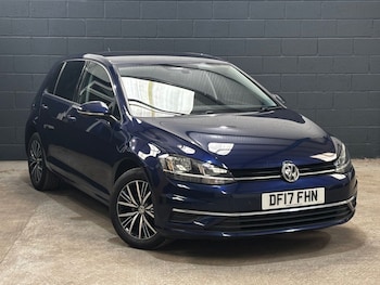 Used Volkswagen Golf 2017 for sale - 78768943: Photo