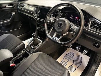 Used Volkswagen T-Roc 2019 for sale - 79072621: Photo