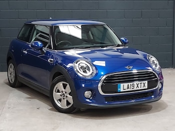 Used MINI Hatch 2019 for sale - 77336082: Photo