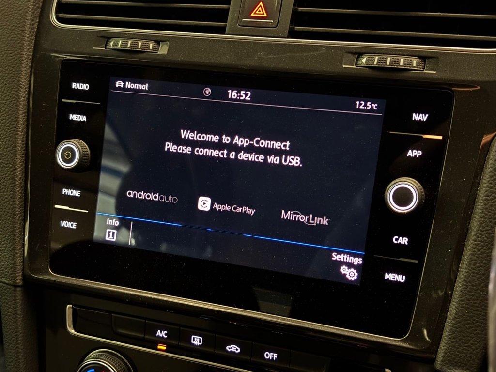 Used Volkswagen Golf 2018 for sale - 78002691: Photo 19