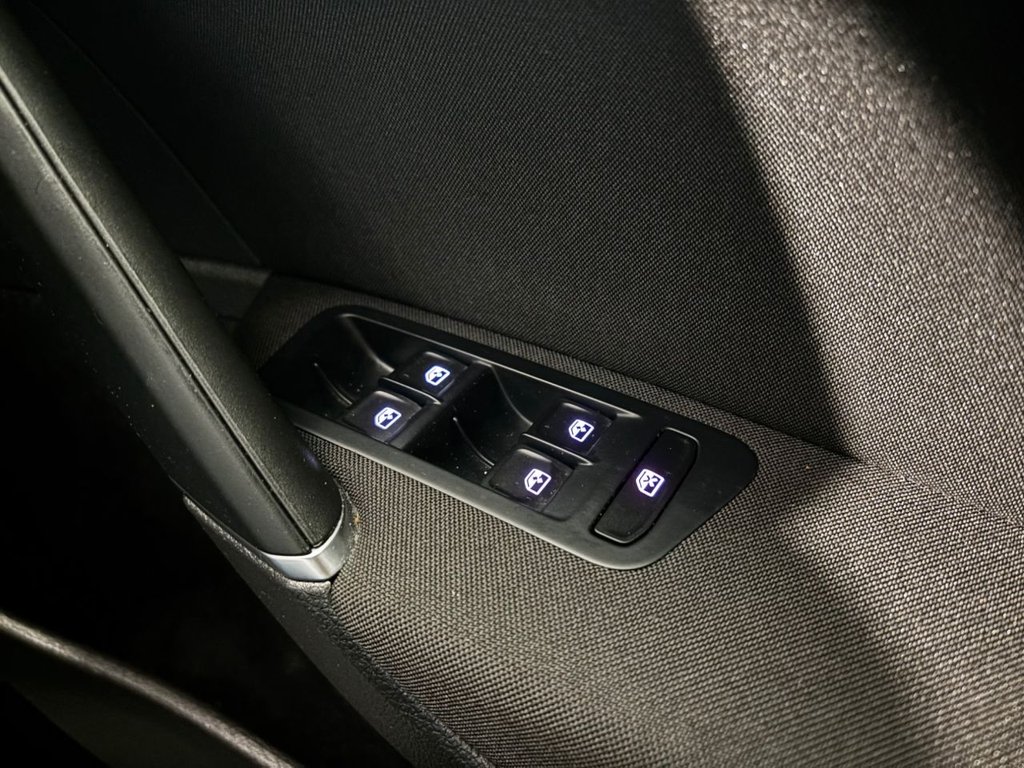 Used Volkswagen Golf 2018 for sale - 78002691: Photo 28