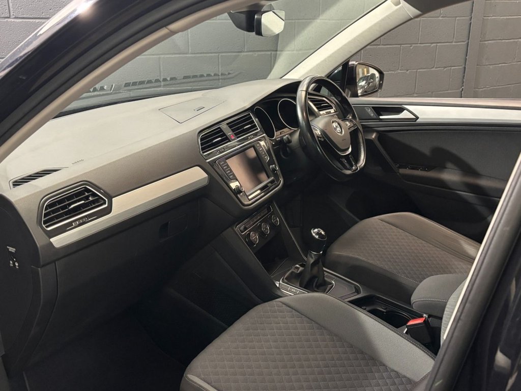 Used Volkswagen Tiguan 2017 for sale - 77697862: Photo 2