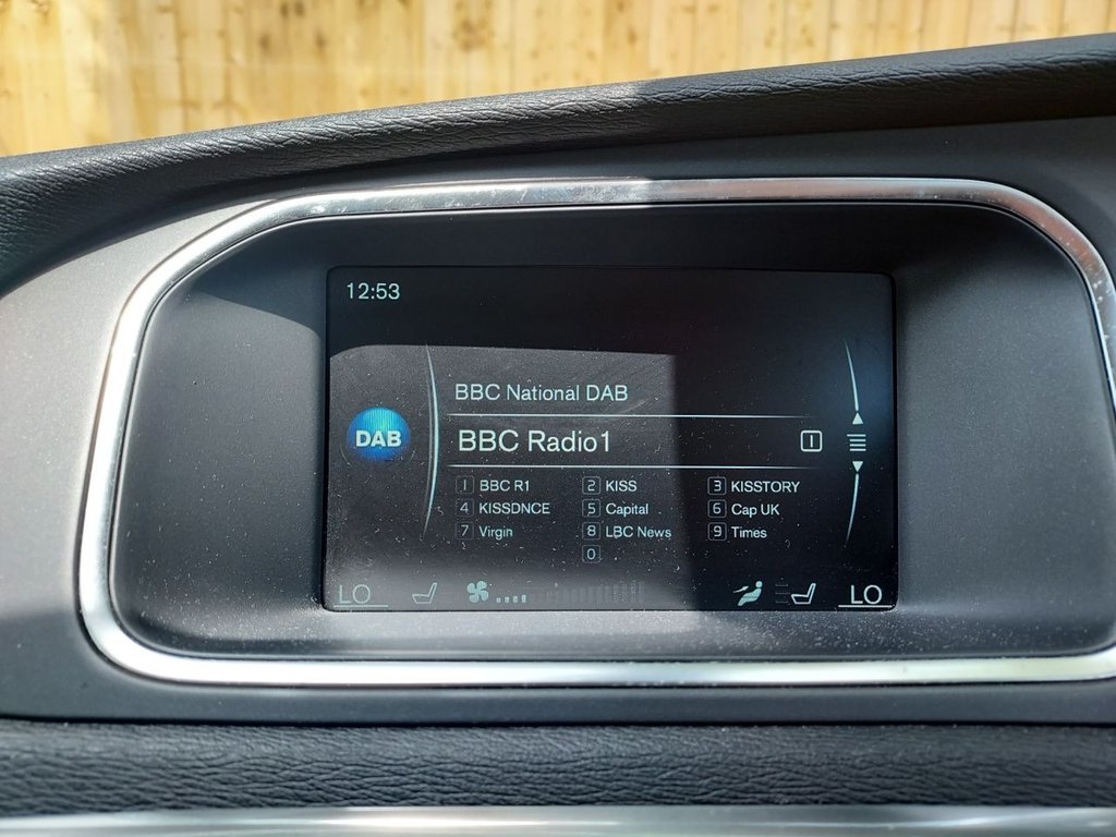 Used Volvo V40 2015 for sale - 77336070: Photo 20