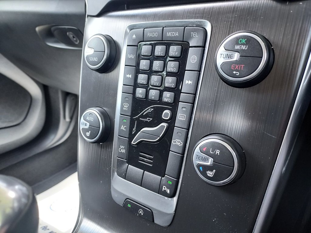 Used Volvo V40 2015 for sale - 77336070: Photo 21