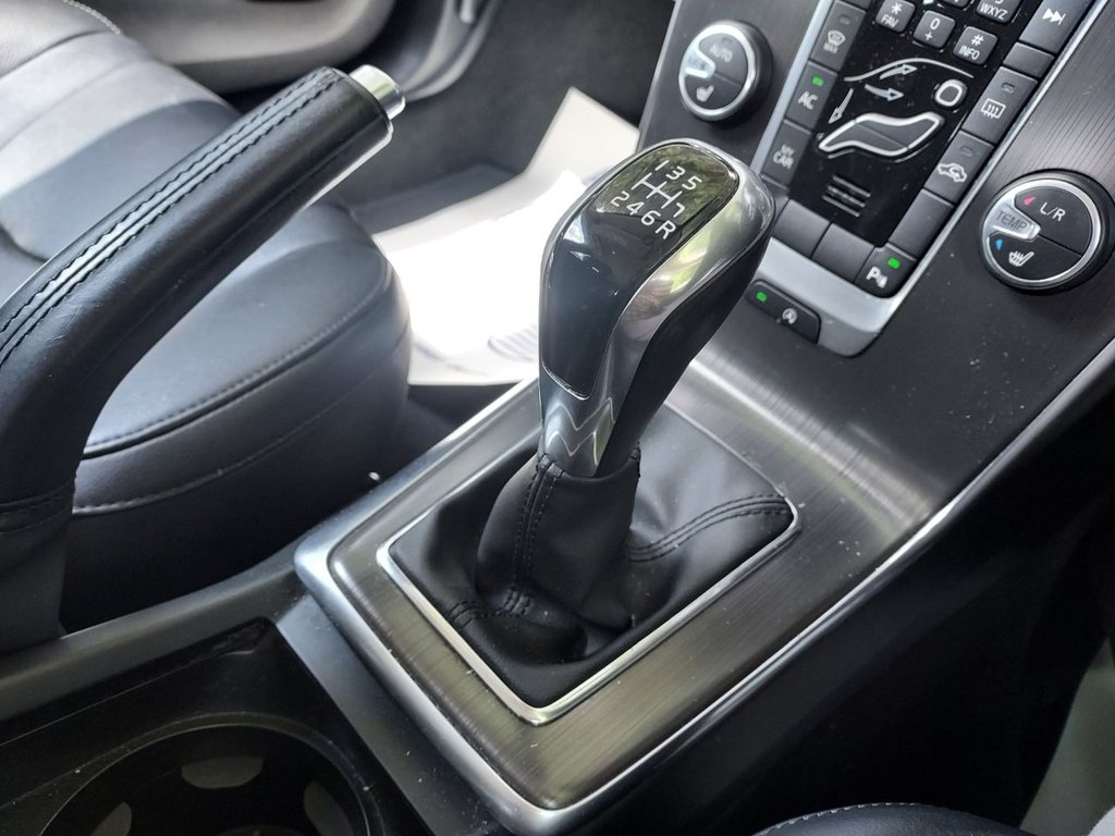 Used Volvo V40 2015 for sale - 77336070: Photo 22