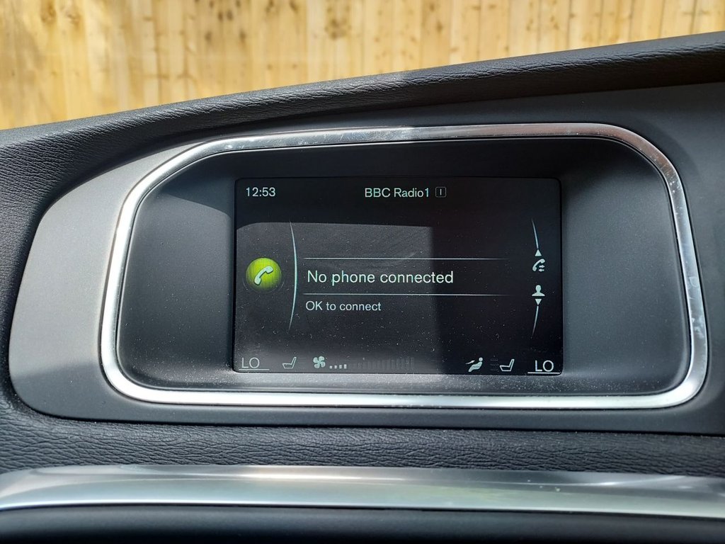 Used Volvo V40 2015 for sale - 77336070: Photo 23