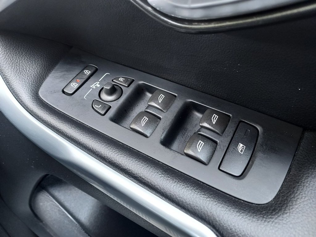 Used Volvo V40 2015 for sale - 77336070: Photo 26