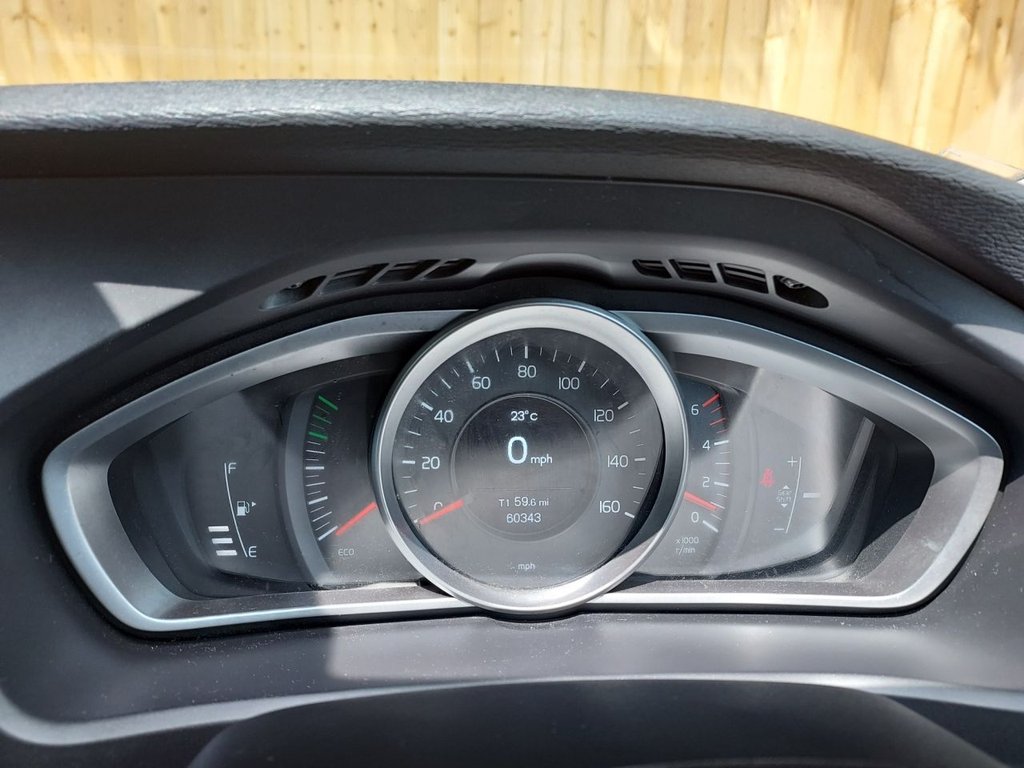 Used Volvo V40 2015 for sale - 77336070: Photo 28