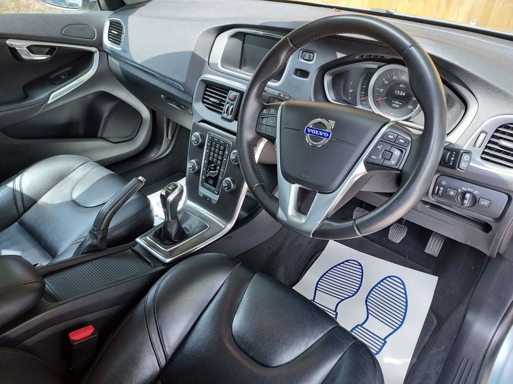 Used Volvo V40 2015 for sale - 77336070: Photo 3