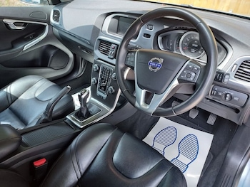 Used Volvo V40 2015 for sale - 77336070: Photo