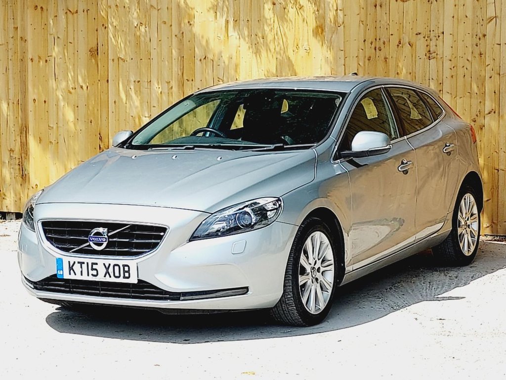 Used Volvo V40 2015 for sale - 77336070: Photo 4