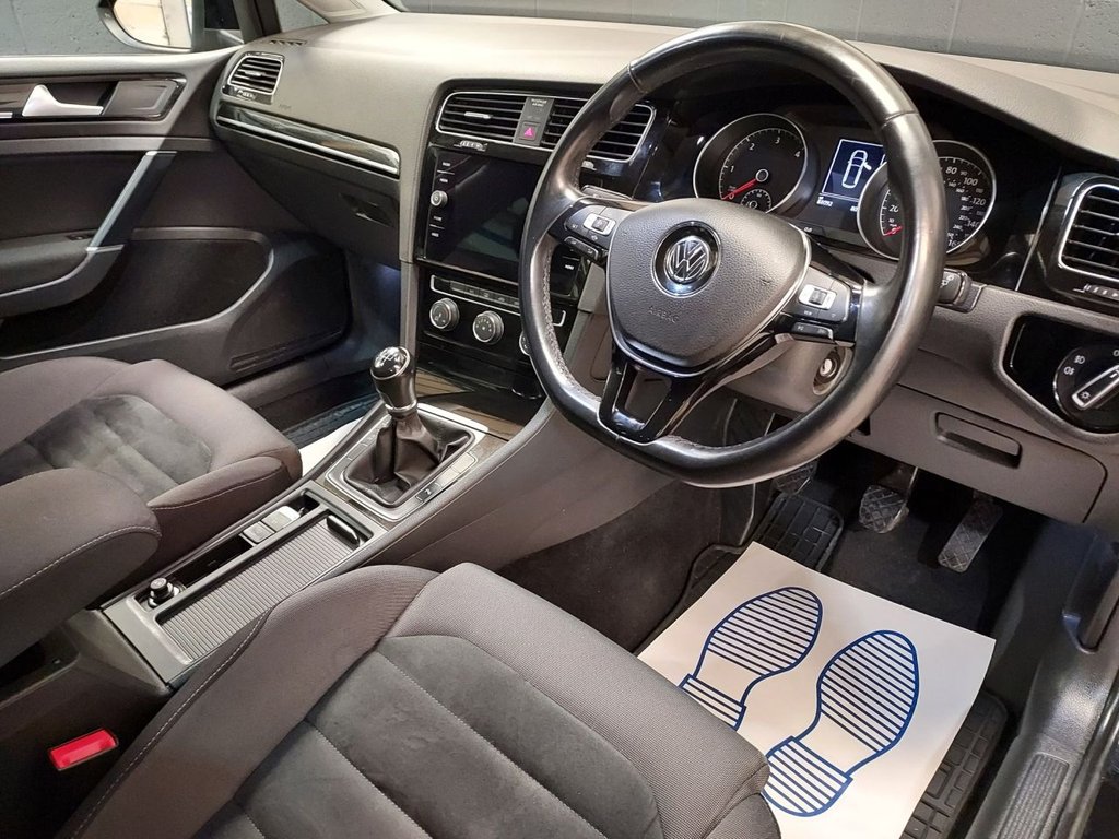 Used Volkswagen Golf 2018 for sale - 77336075: Photo 2