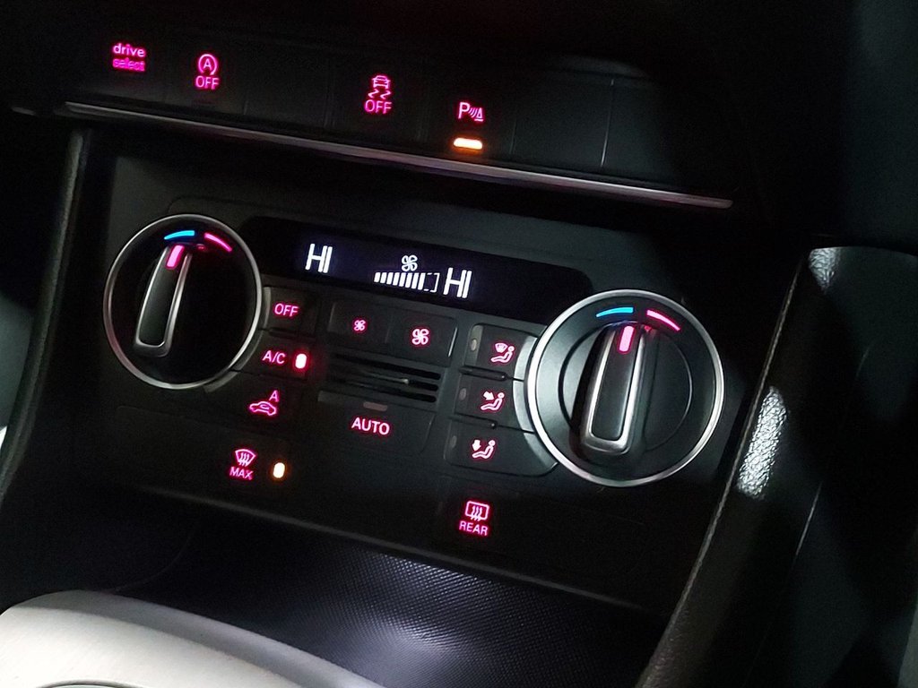 Used Audi Q3 2016 for sale - 77336065: Photo 23