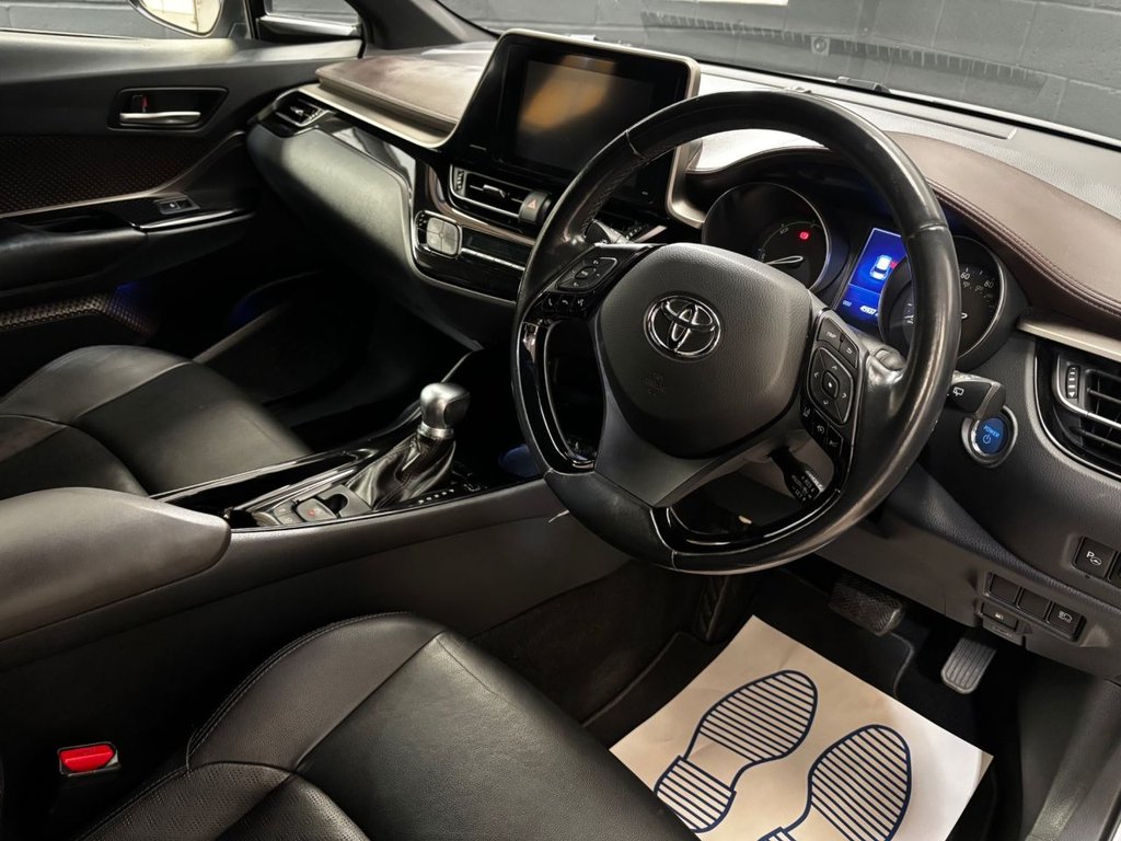 Used Toyota C-HR 2018 for sale - 78002581: Photo 2