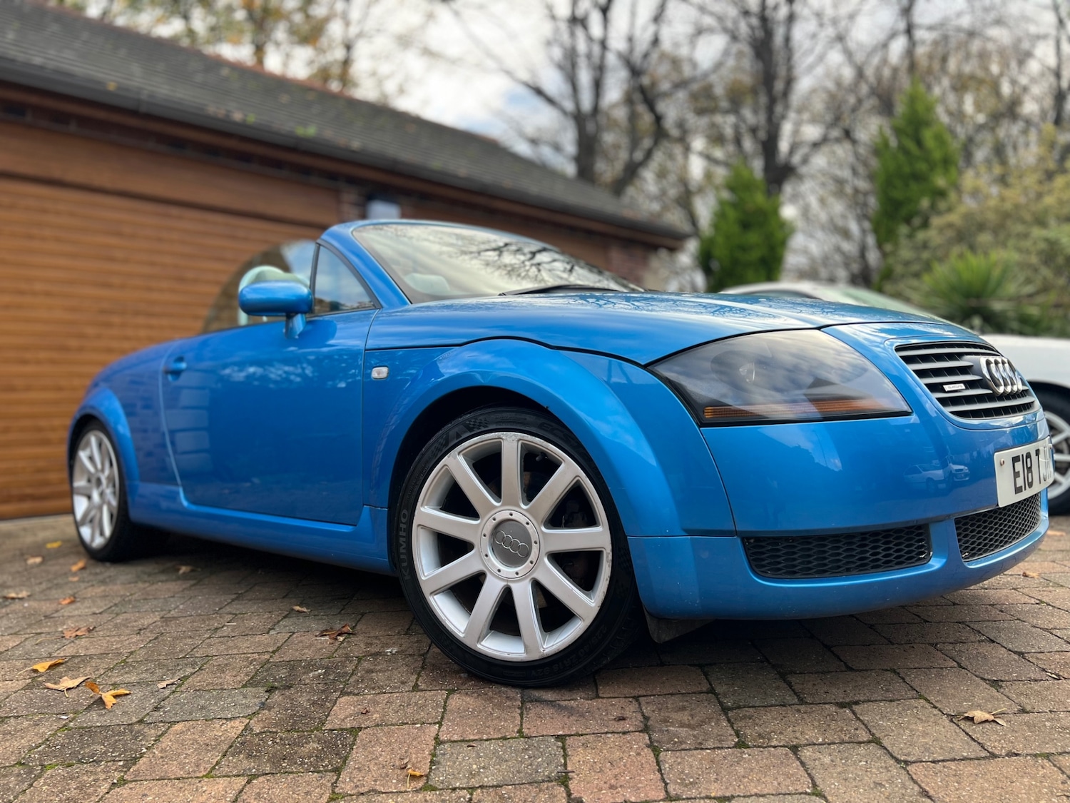 Used Audi TT 2002 for sale - 77351230: Photo 2
