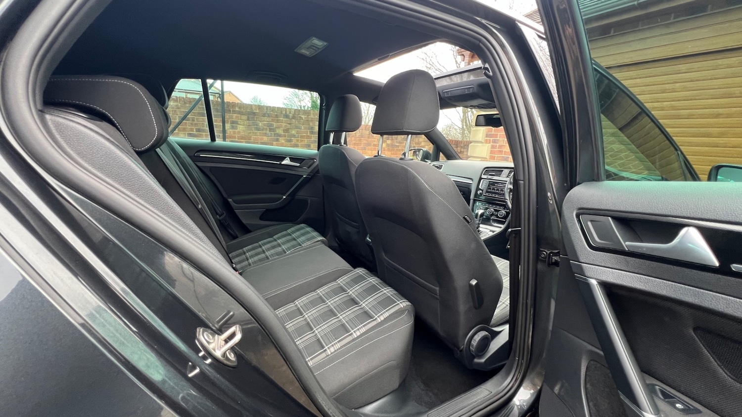 Used Volkswagen Golf 2016 for sale - 77802997: Photo 16