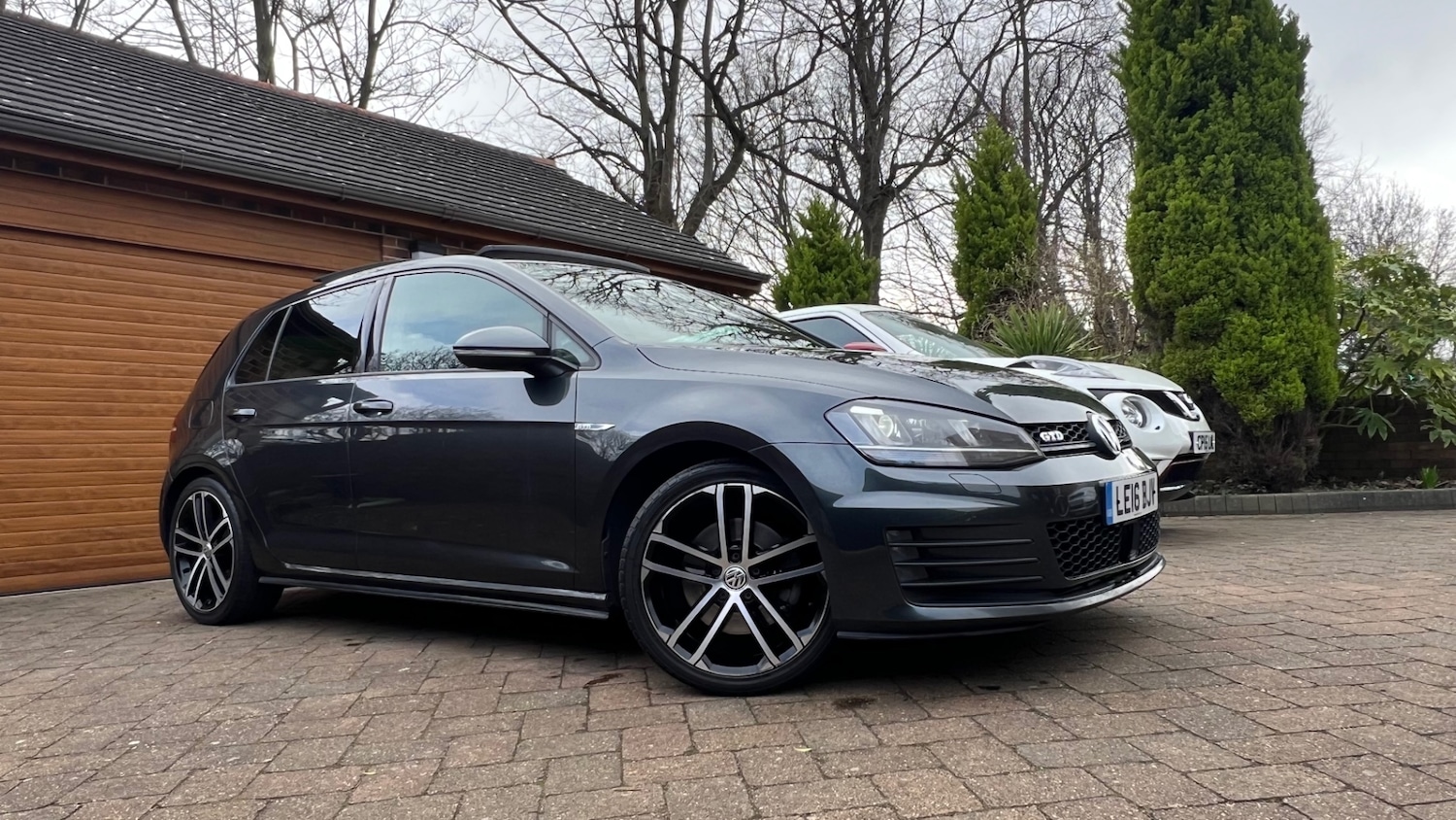 Used Volkswagen Golf 2016 for sale - 77802997: Photo 4