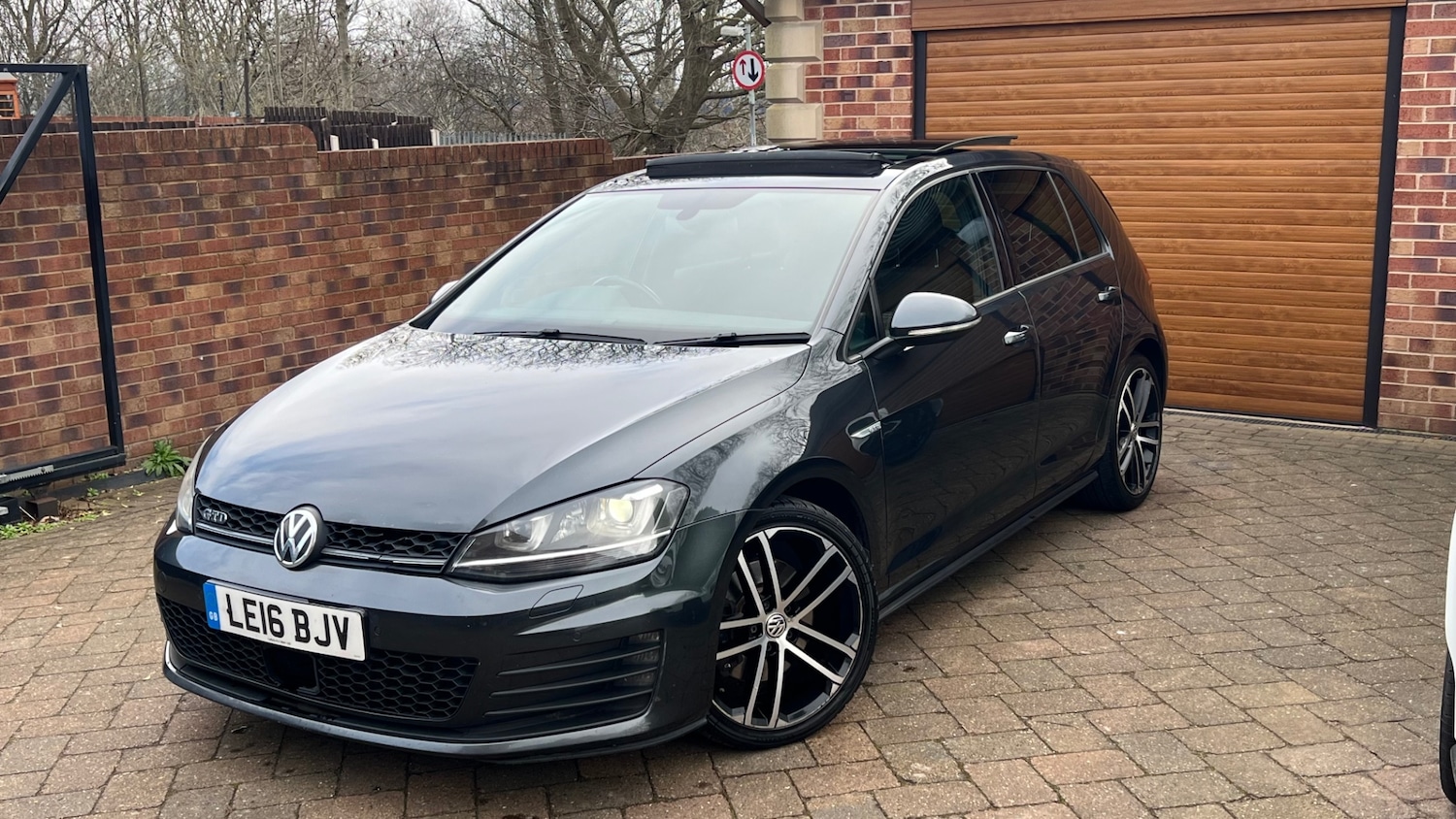 Used Volkswagen Golf 2016 for sale - 77802997: Photo 6