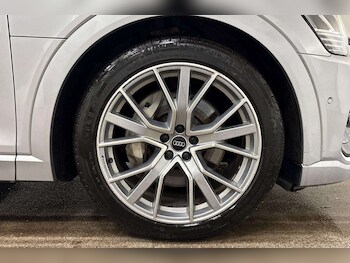 Used Audi e-tron 2020 for sale - 77000329: Photo