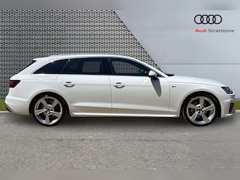 Used Audi A4 2022 for sale - 79161059: Photo
