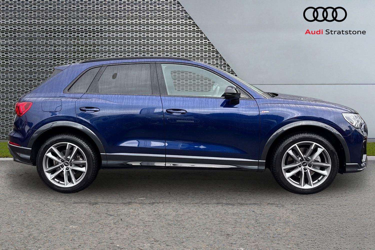 Used Audi Q3 2023 for sale - 76967785: Photo 4