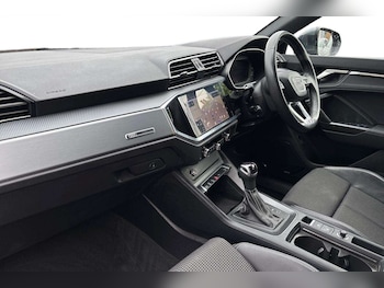 Used Audi Q3 2023 for sale - 75930982: Photo
