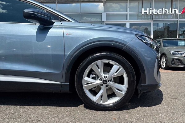 Used Audi Q4 e-tron 2025 for sale - 75234820: Photo 5