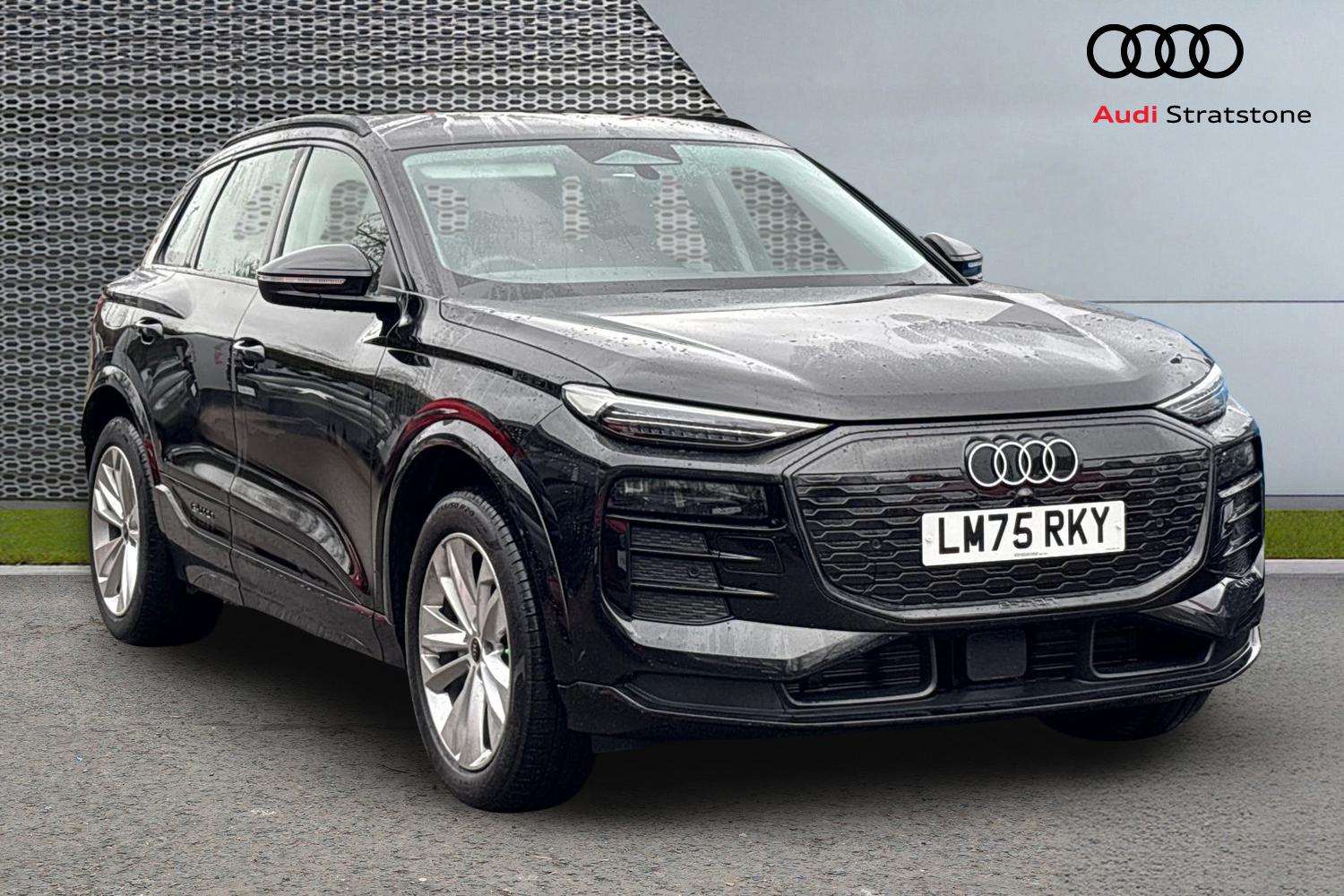 Used Audi Q6 e-tron 2025 for sale - 76692158: Photo 1